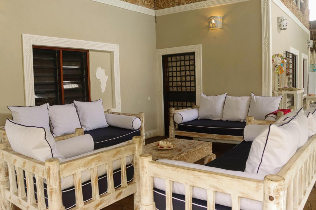Nyumba Ya Afrika Bed & Breakfast Watamu Exterior photo